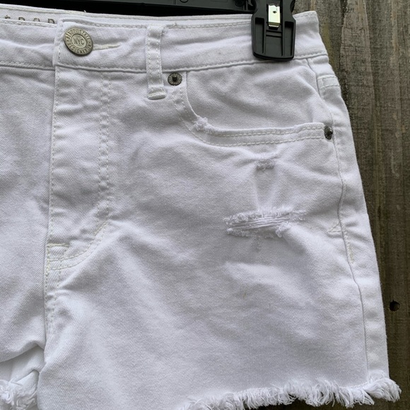 Aeropostale High Waisted Shorty Shorts Size 2 - Picture 2 of 7